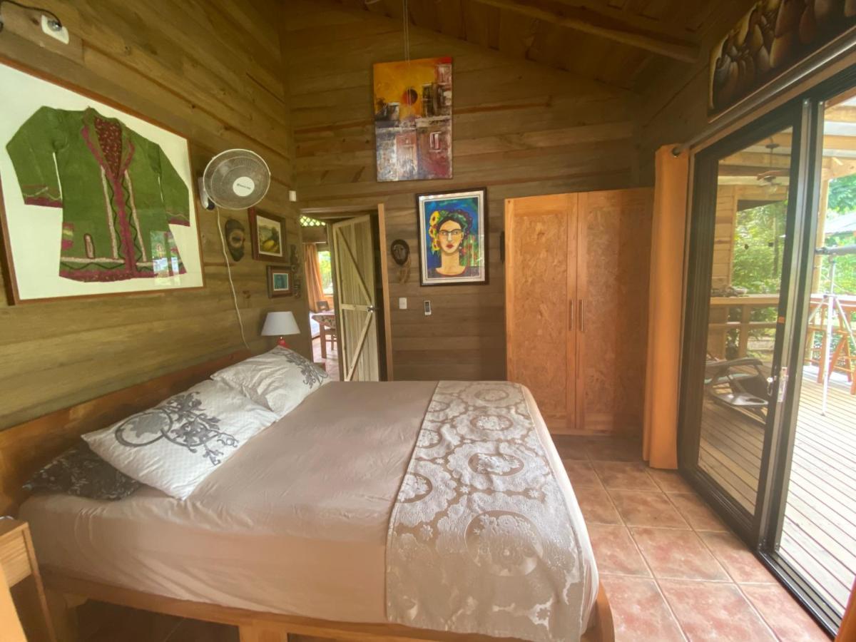 Uvita Oasis Retreat With Villa Cabins And Apartment Exterior photo