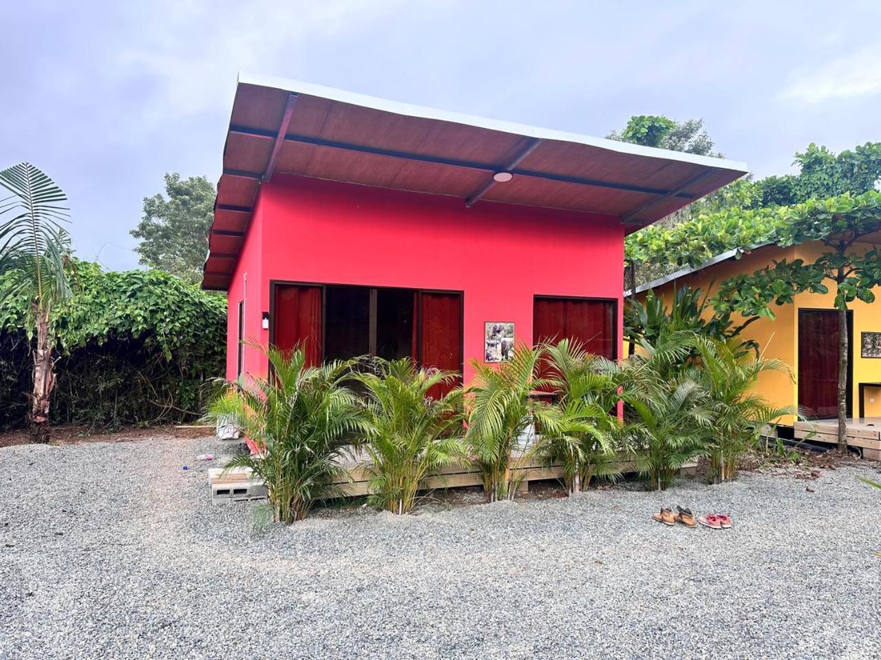 Uvita Oasis Retreat With Villa Cabins And Apartment Exterior photo